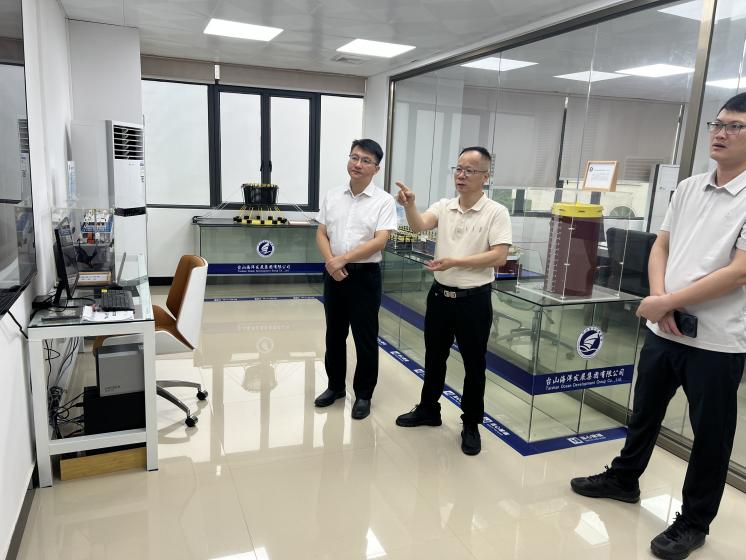 市濱海投資集團(tuán)公司黨委副書(shū)記、總經(jīng)理梁亮帶隊(duì)赴臺(tái)山海洋發(fā)展集團(tuán)考察調(diào)研